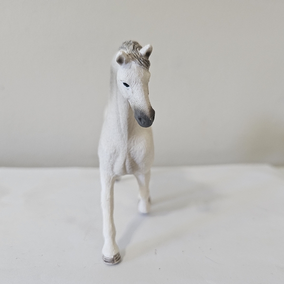 Schleich Holsteiner mare - Horse Club - 13858 - Picture 2 of 7